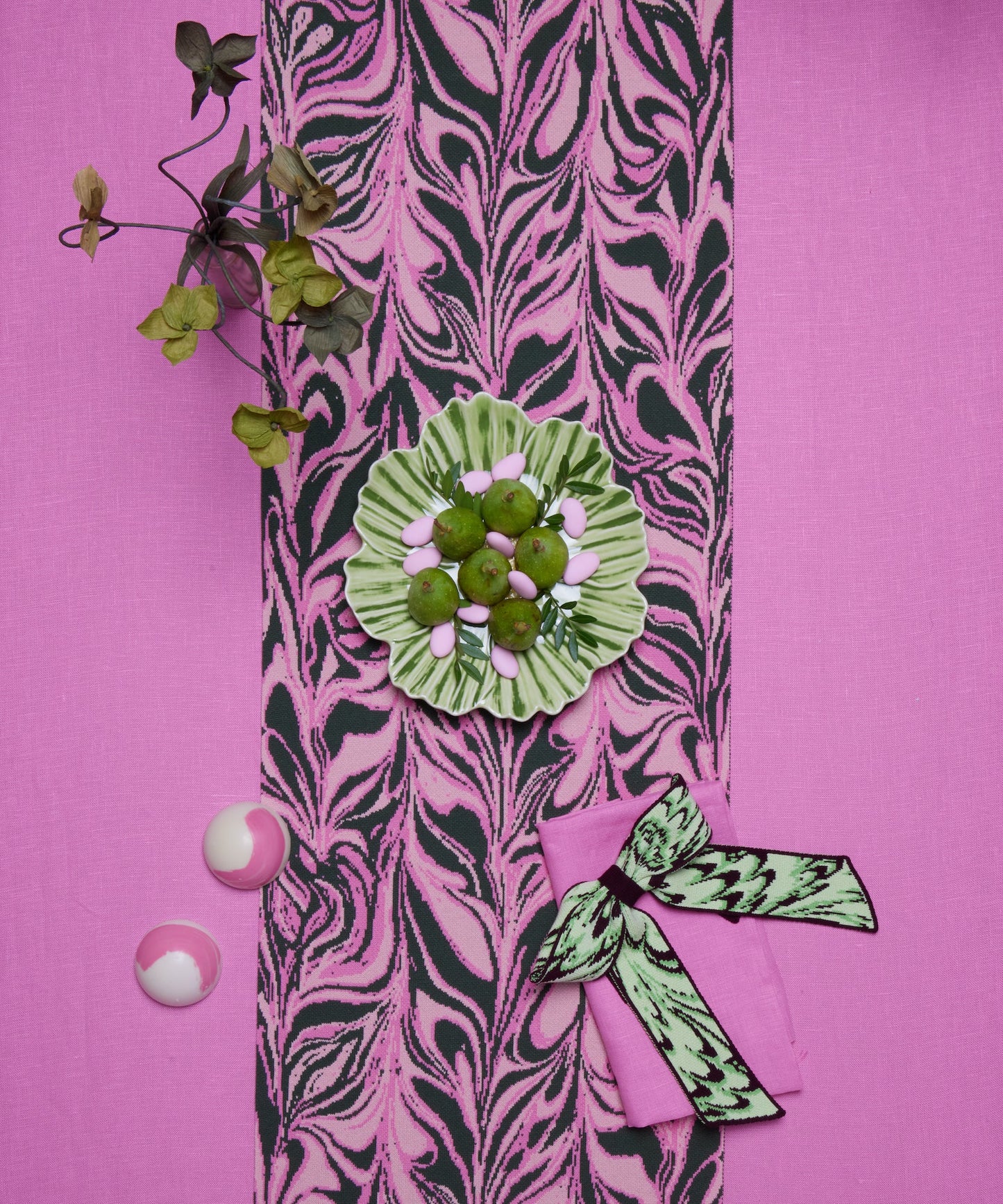 Table Runner Swirl - Pink Bloom