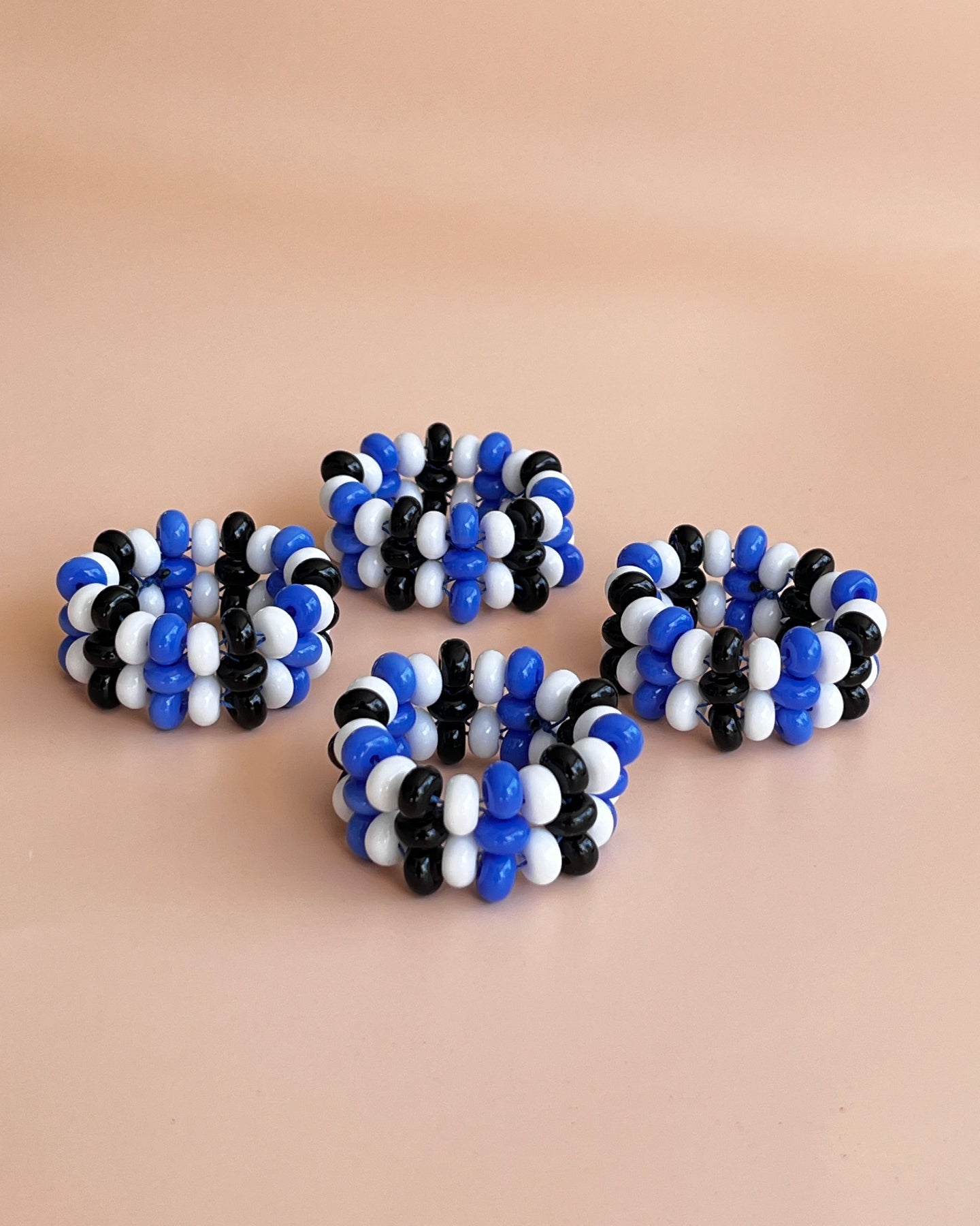 Ambar_london_beaded_napkin_ring_charm_tableware_dinner_glass_bead_art