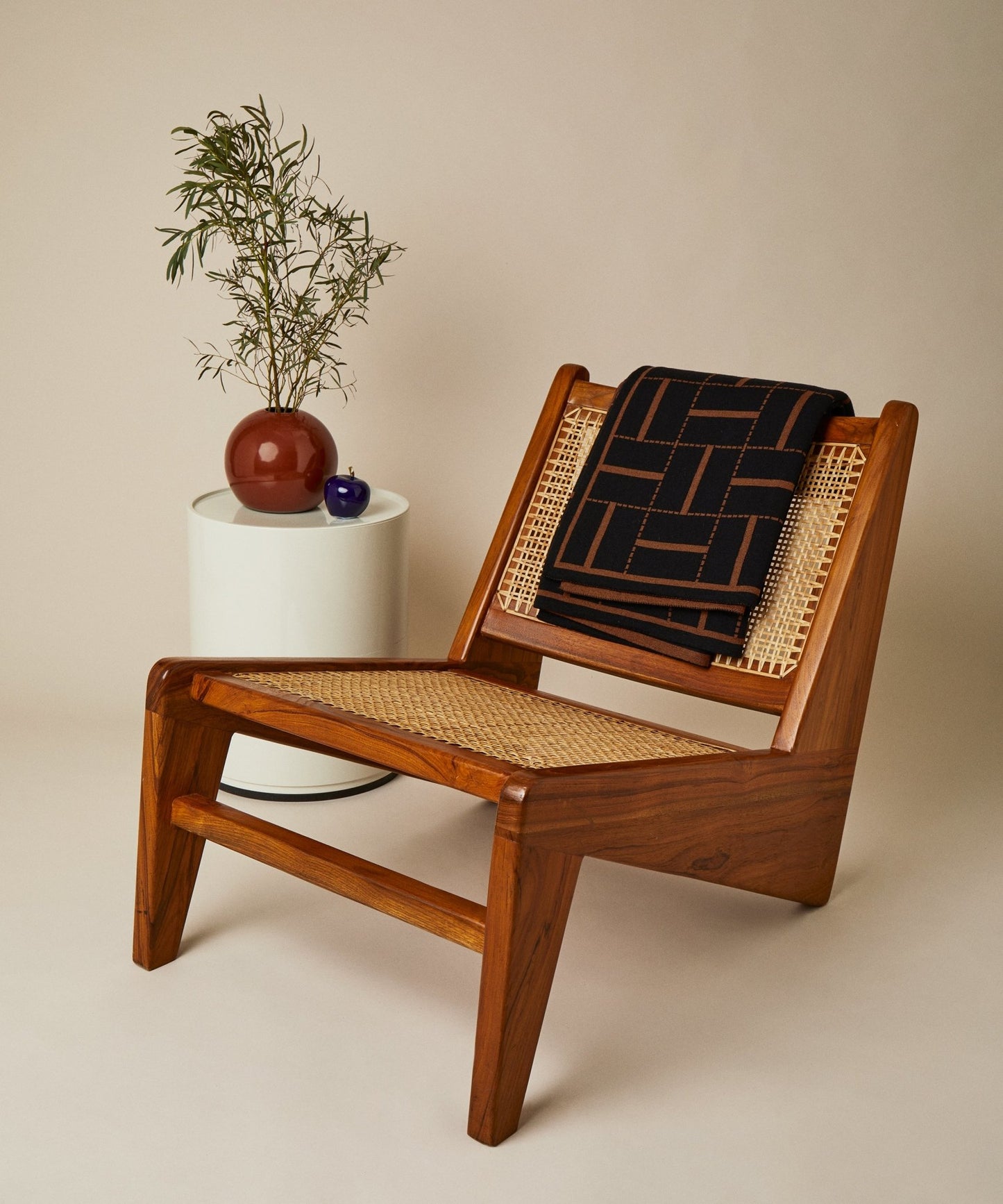 Biombo Merino Wool Blanket- Cocoa - Ambar Homeware throw  - knitted throw - Front  chair