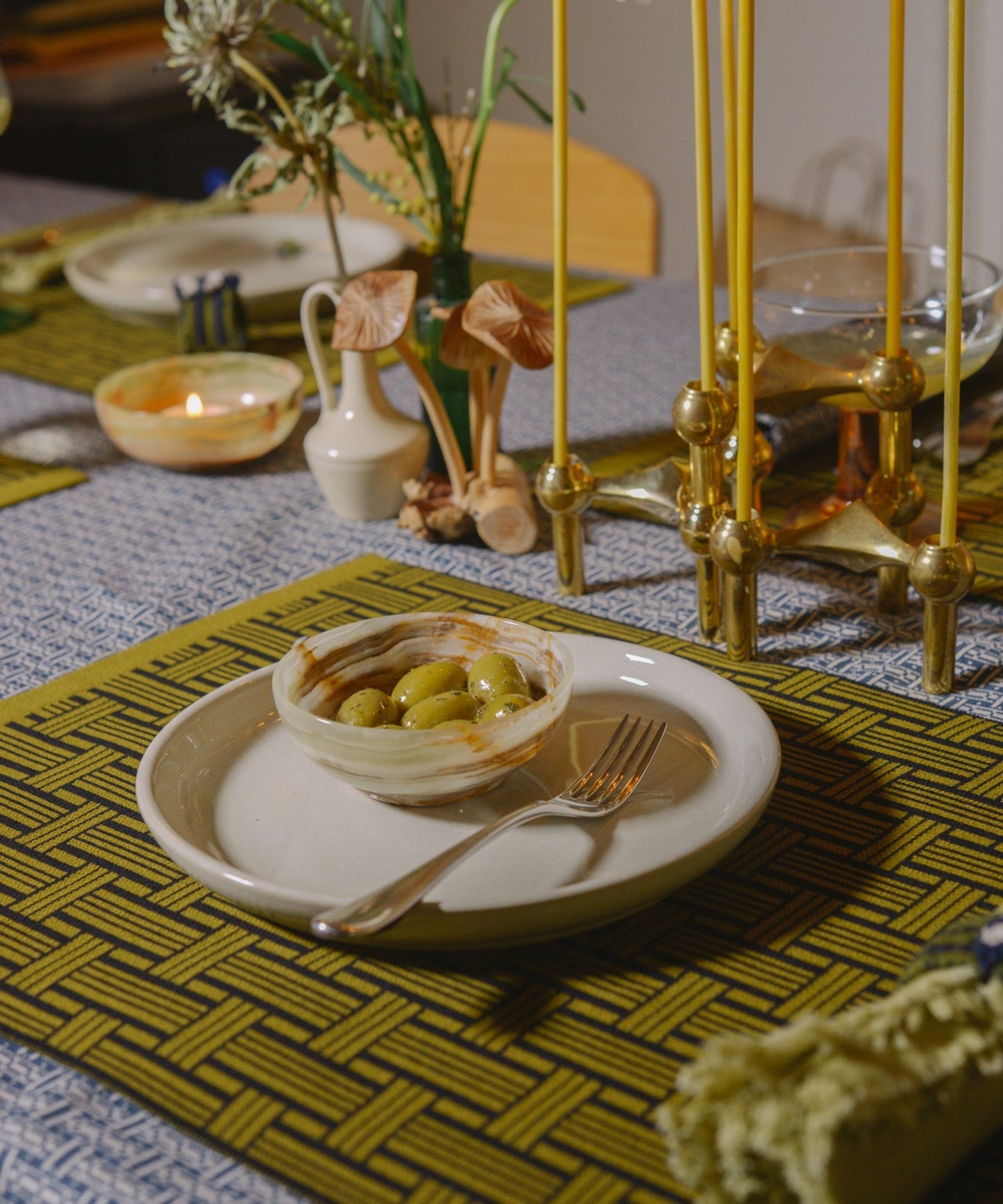 Ambar linen Tablecloth party setting
